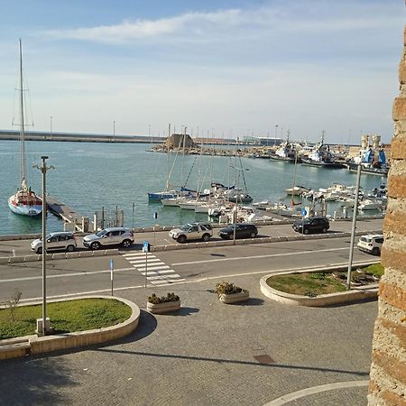 Stanze Al Porto Apartment Чивитавекия Екстериор снимка
